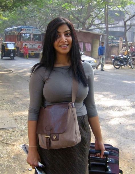 Sexy college girl Indian porn pics – Big ass and round boobs